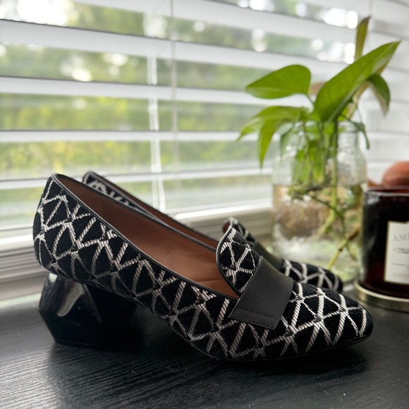 Emporio Armani Geometric Black and Silver Loafers - Picture 1 of 6